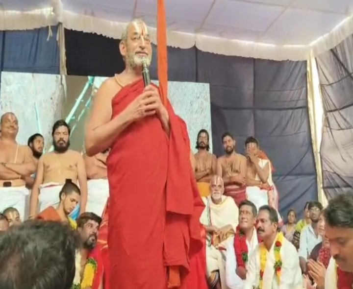 ఆలయాన్ని సందర్శించిన చిన్న జీయర్ స్వామి