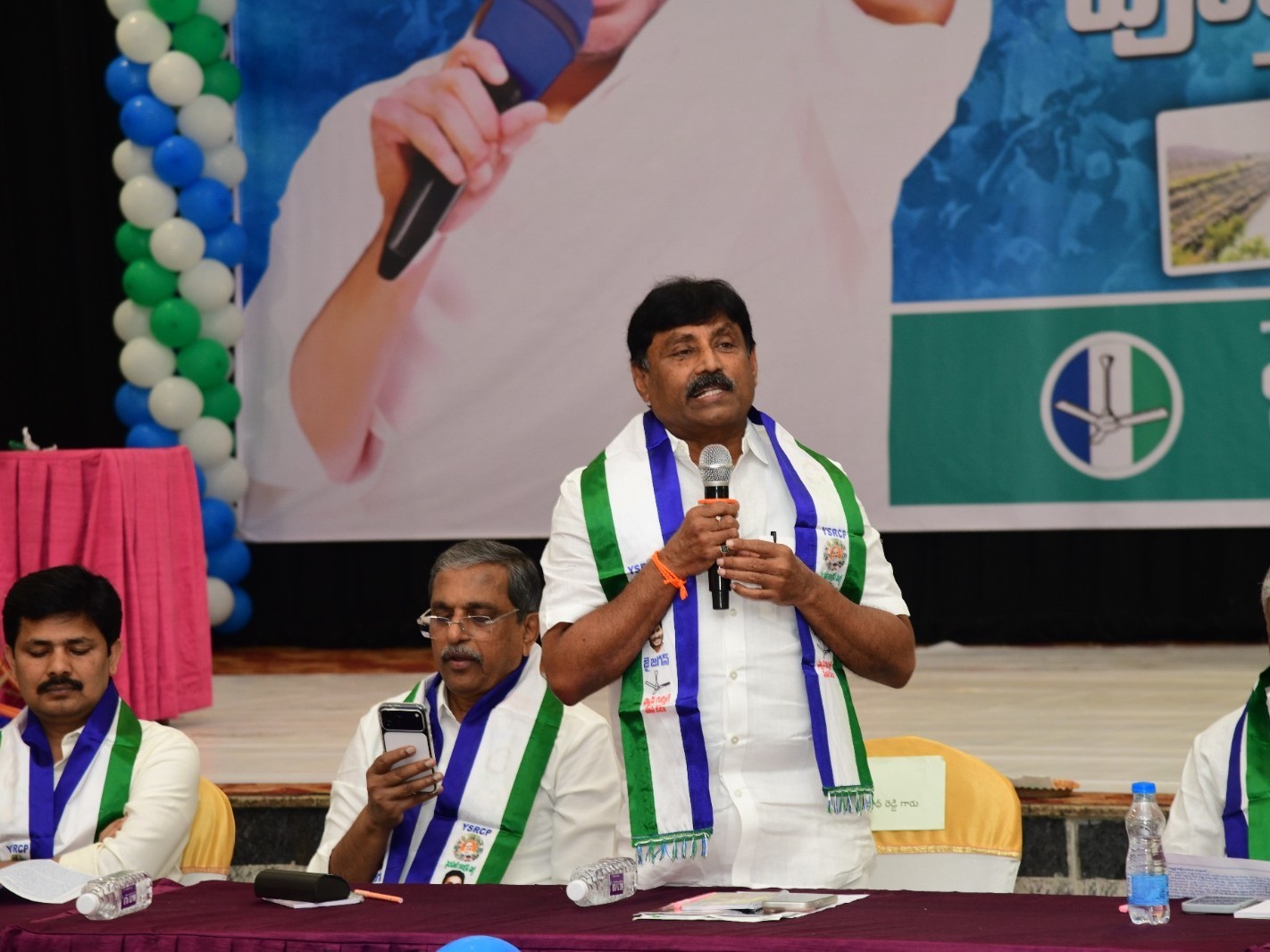 రాయలసీమ లిఫ్ట్ సాధనపై వైసీపీ రౌండ్ టేబుల్