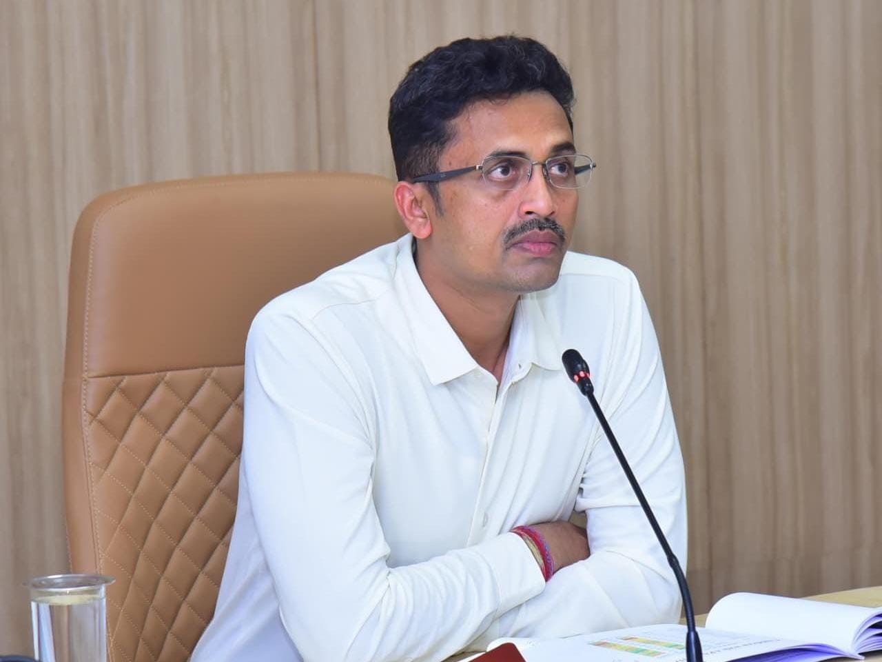 రేపు కలెక్టరేట్‌లో రెవెన్యూ క్లినిక్స్ ఏర్పాటు