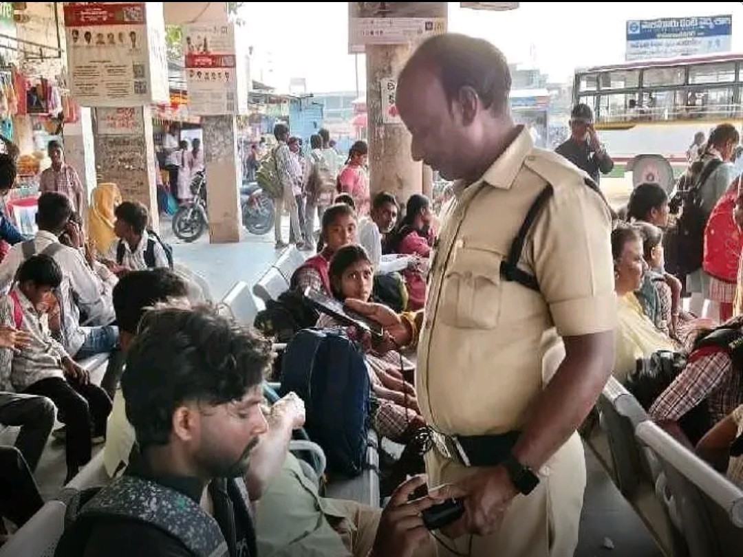 అనుమానితుల వేలిముద్రల తనిఖీ