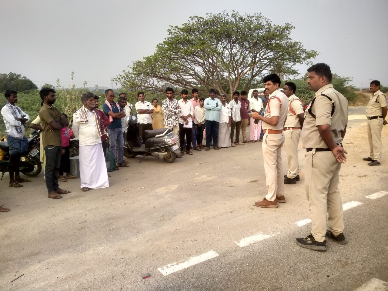 రోడ్డు భద్రతపై అవగాహన కార్యక్రమం