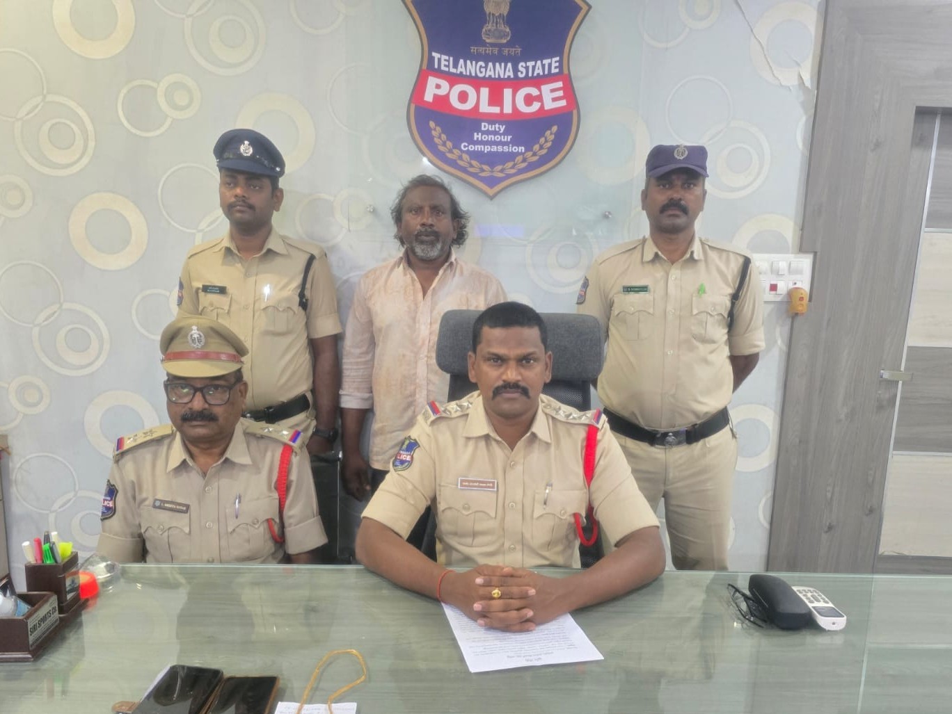 భార్యను హత్య చేసిన భర్త అరెస్టు