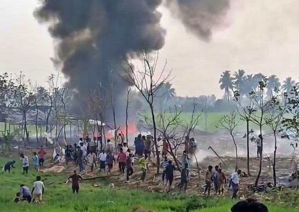 బాణసంచా కేంద్రాల్లో పోలీసుల తనిఖీలు