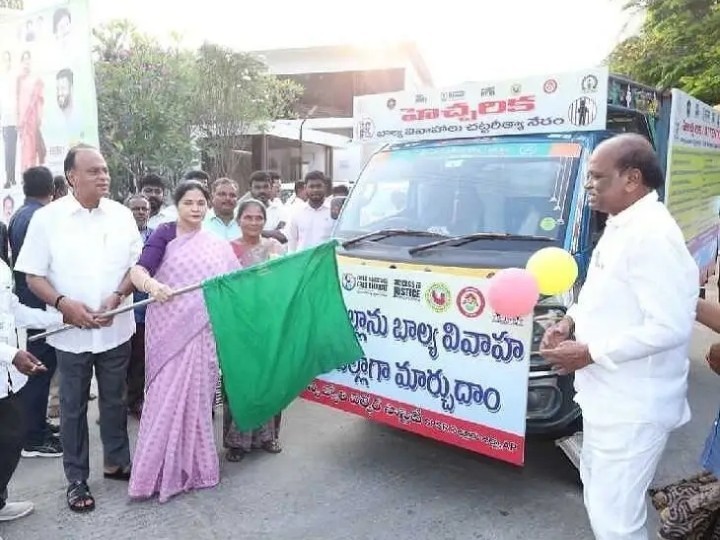 బాల్య వివాహాలను నిర్మూలానపై రథం ప్రారంభం