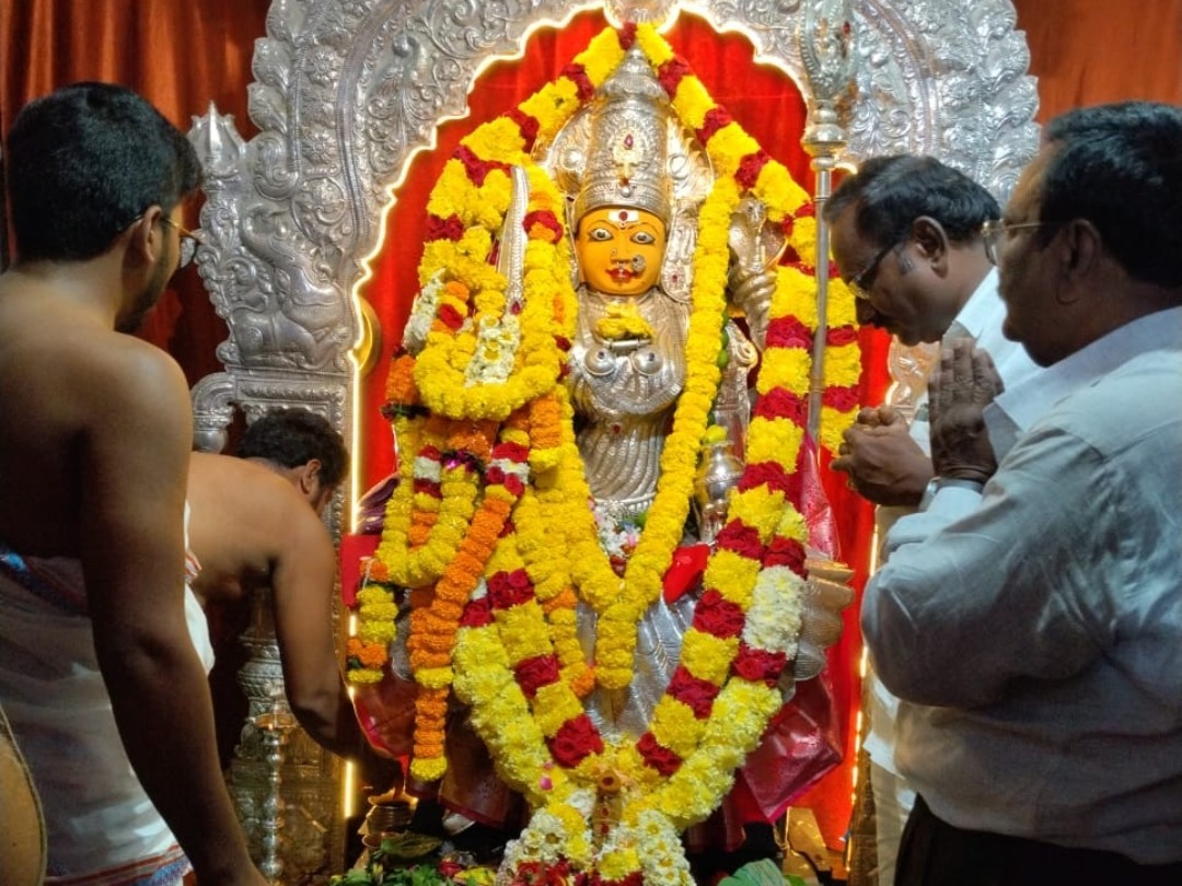 అమ్మవారిని దర్శించుకున్న ఎమ్మెల్సీ