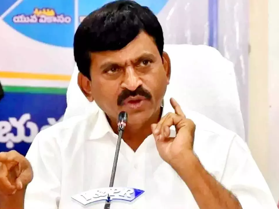 అధికారులు సమన్వయంతో పనిచేయాలి: మంత్రి