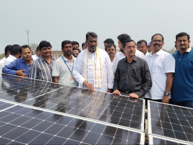 నందిమేడారంను సోలార్ గ్రామంగా చేస్తాం: మంత్రి