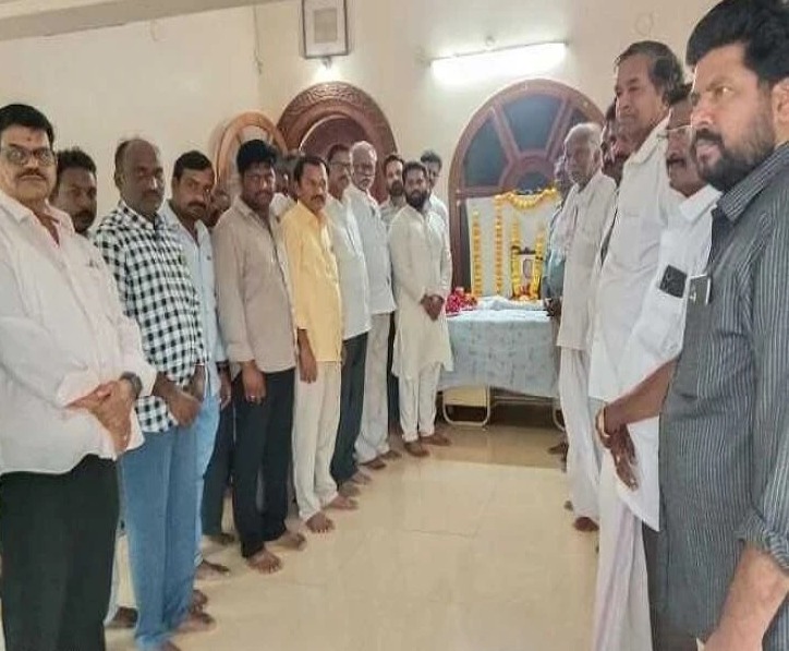 బాధిత కుటుంబాలను పరామర్శించిన MLA