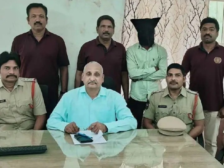 ‘గుర్తు తెలియని వ్యక్తి మాటలు నమ్మవద్దు’