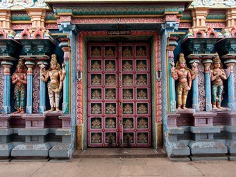 రేపు లేపాక్షి ఆలయ ద్వారాలు మూసివేత