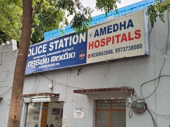 భార్య, కొడుకుపై భర్త కత్తితో దాడి