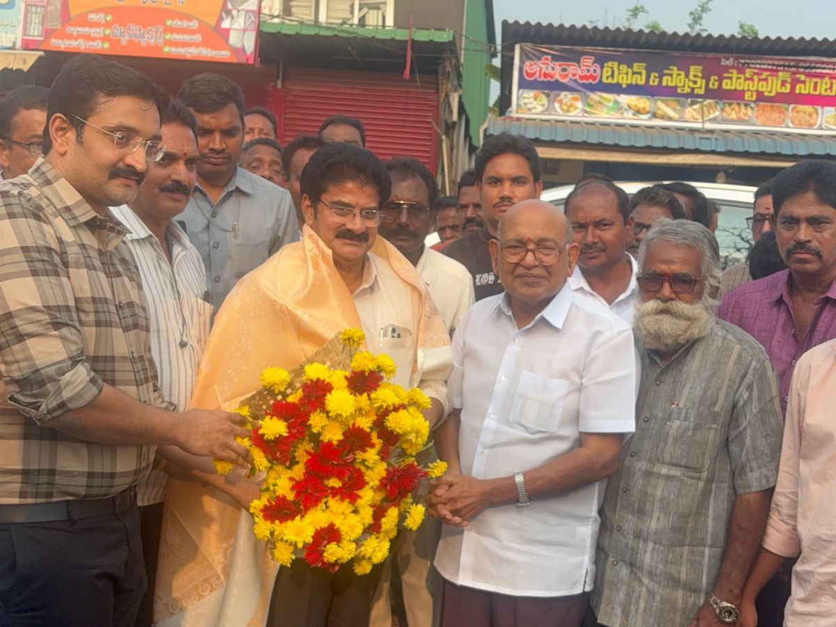 ‘కార్యకర్తలను ఇబ్బంది పెడితే వదిలేది లేదు’