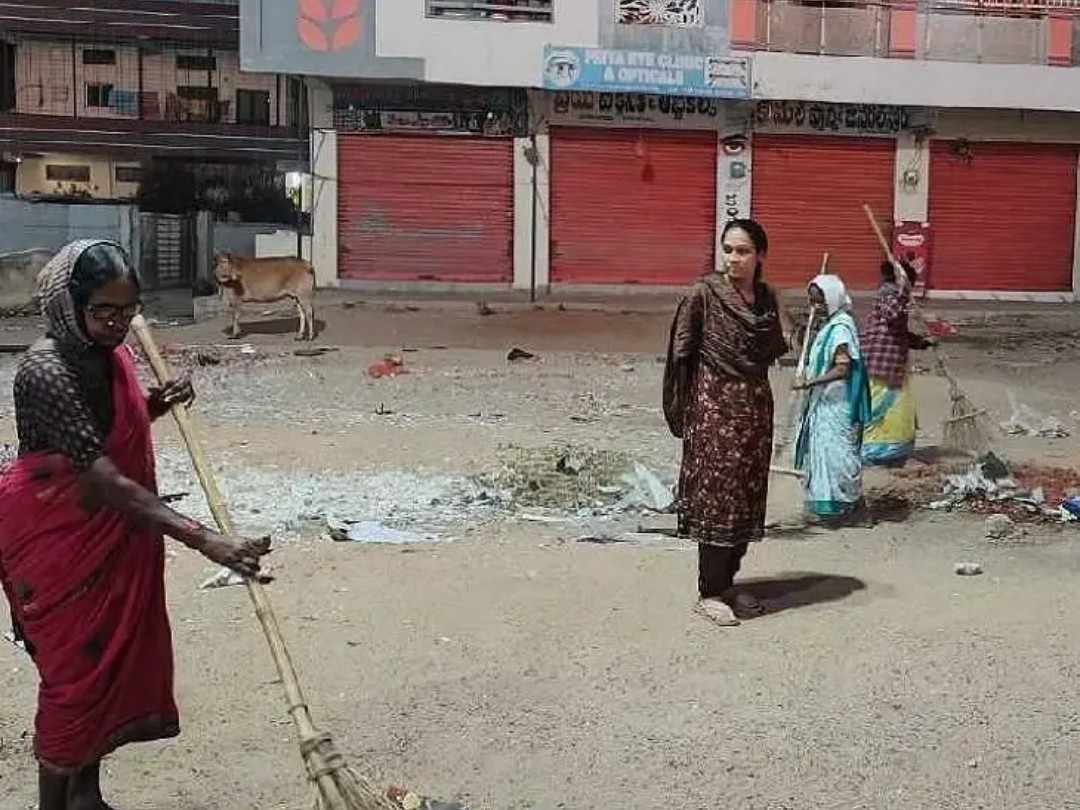 ‘చెత్తరహిత ఉట్నూర్‌గా తీర్చిదిద్దుదాం’