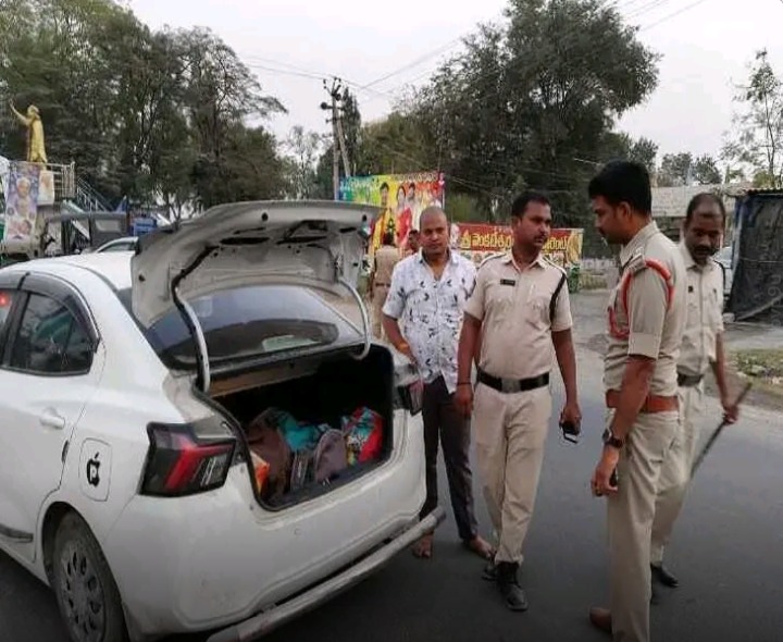 పొదిలిలో విస్తృతంగా వాహన తనిఖీలు