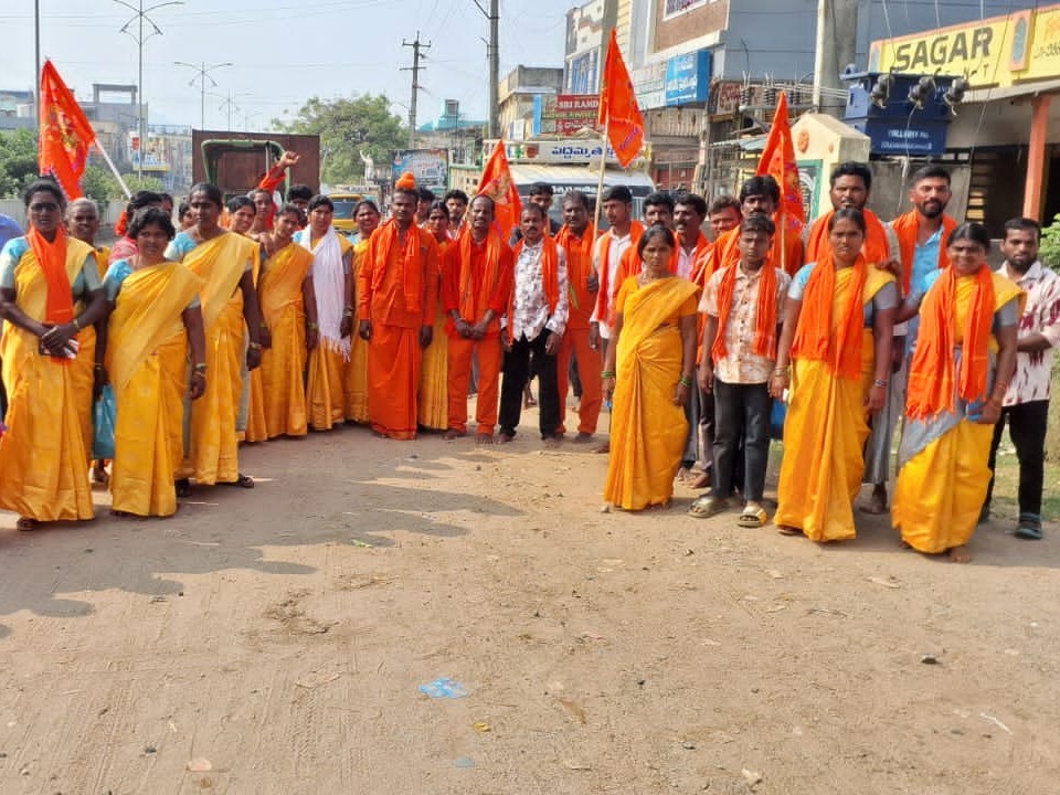 గోటి తలంబ్రాలతో రామయ్య చెంతకు భక్తులు