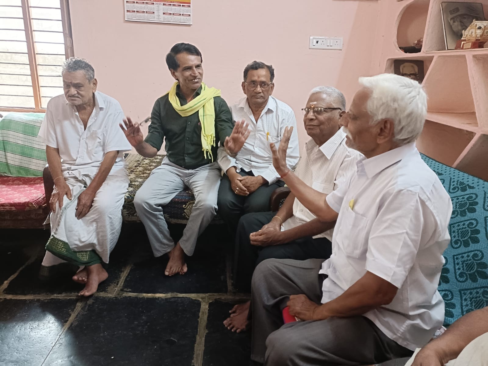 స్వగ్రామం చేరిన  మాజీ మావోయిస్టు