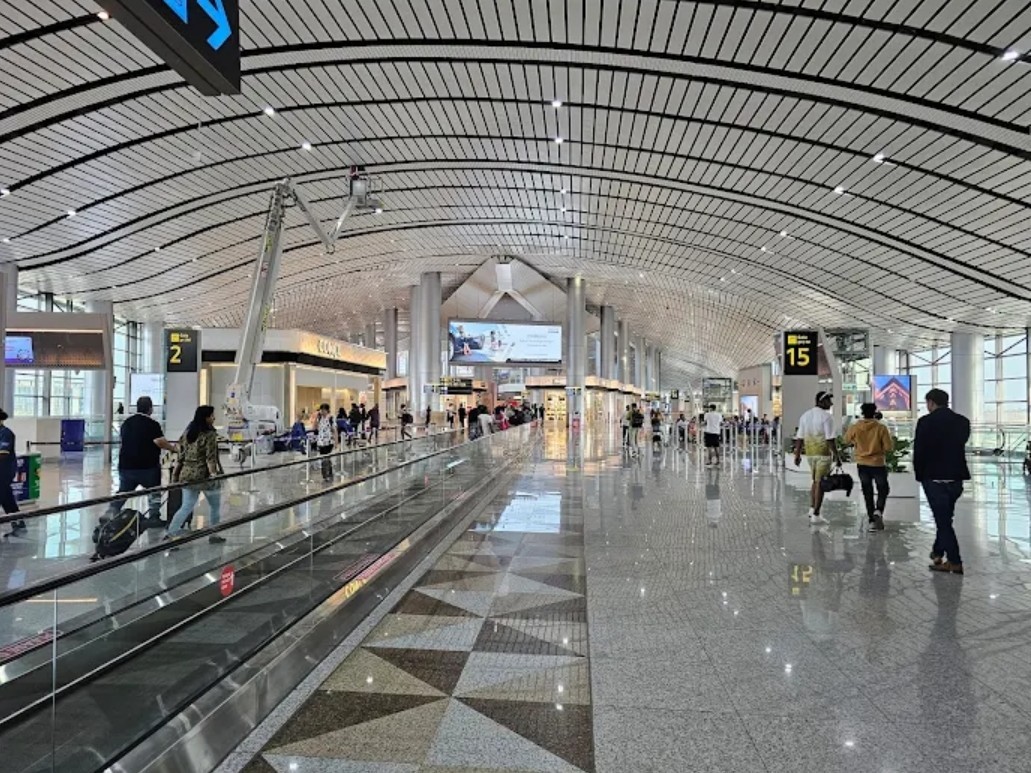 ‘ఎయిర్ పోర్ట్ వెళ్తున్నారా..? ఓ సారి కాల్ చేయండి’