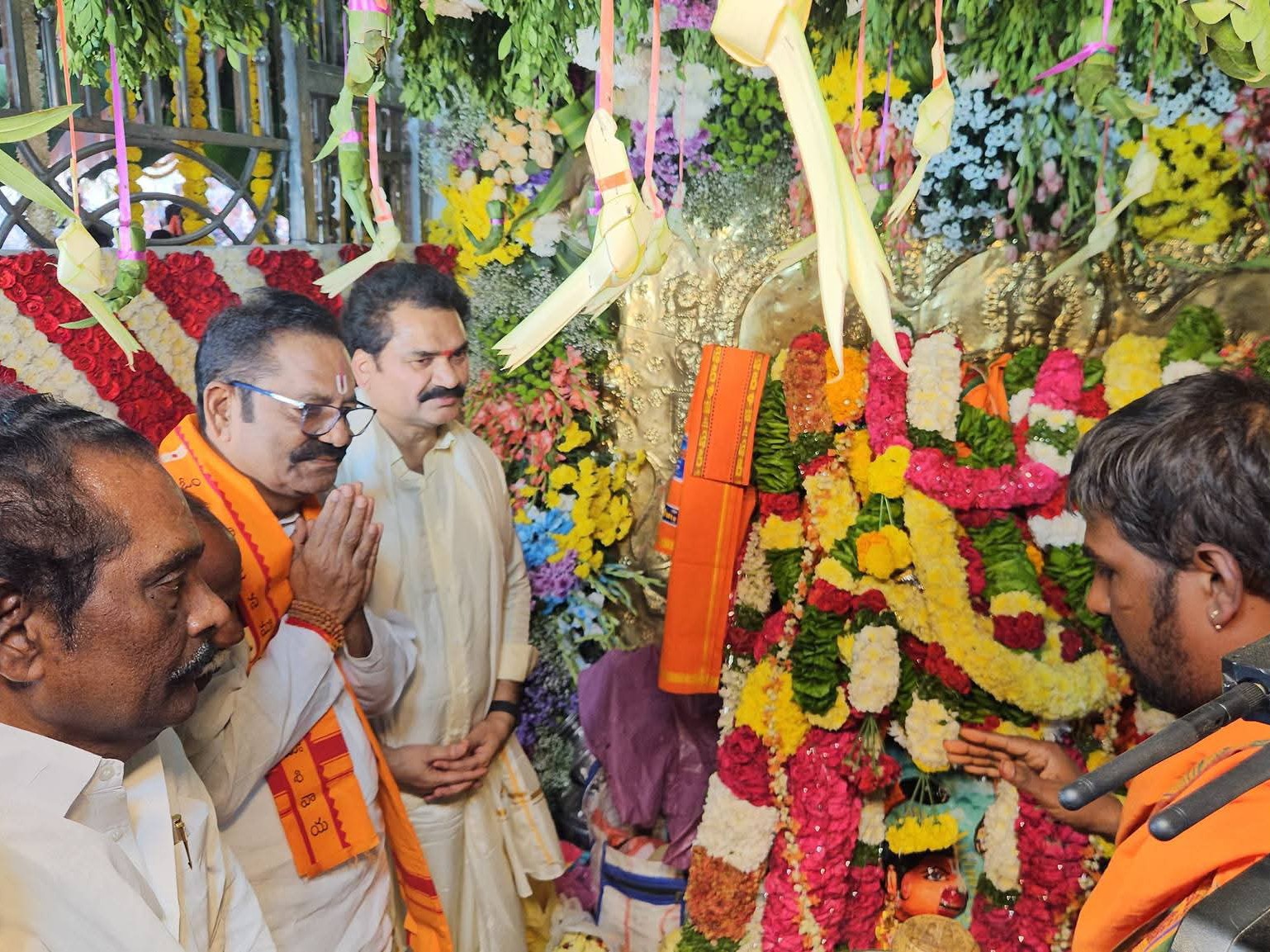 ఈపూరు తిరునాళ్ళ ఉత్సవాల్లో పాల్గొన్న మాజీ ఎమ్మెల్యే