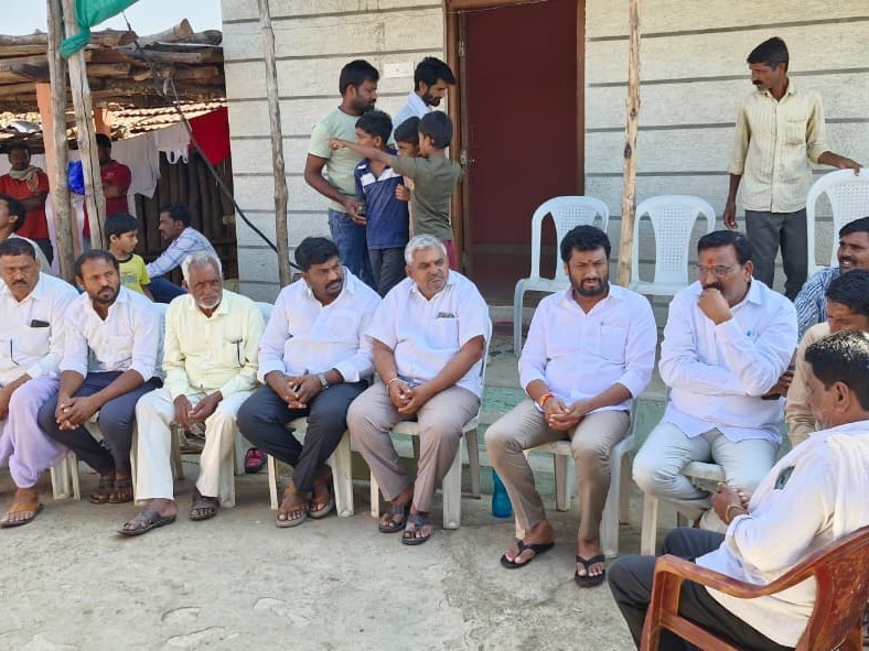 బాధిత కుటుంబానికి MLA అనిల్ జాదవ్ పరామర్శ