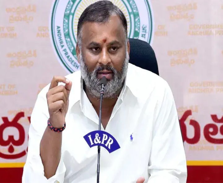 ప్రతి ఎకరాకు నీరు అందించడమే మా లక్ష్యం: మంత్రి