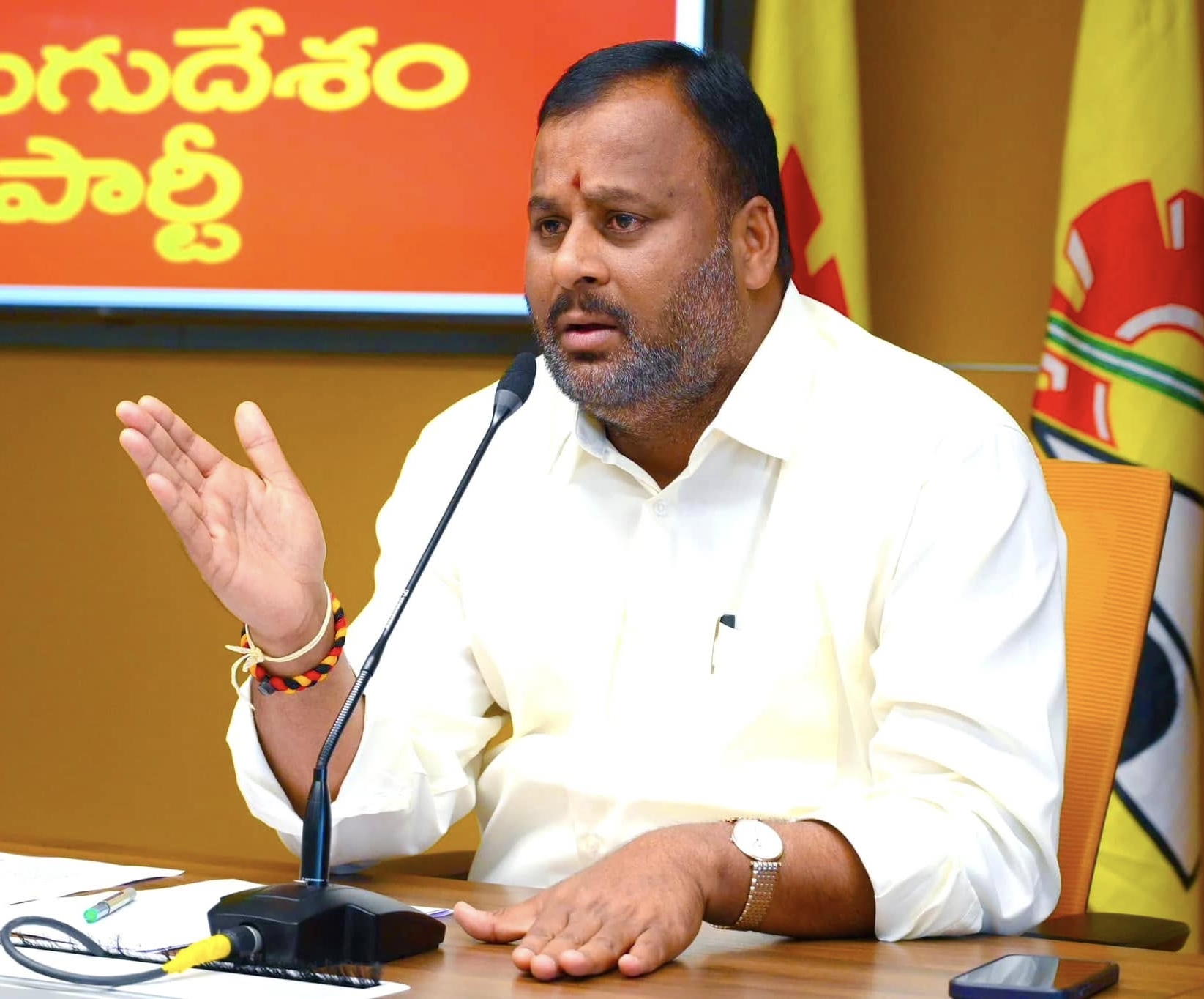 ప్రజలను వైసీపీ మభ్యపెడుతోంది: మంత్రి