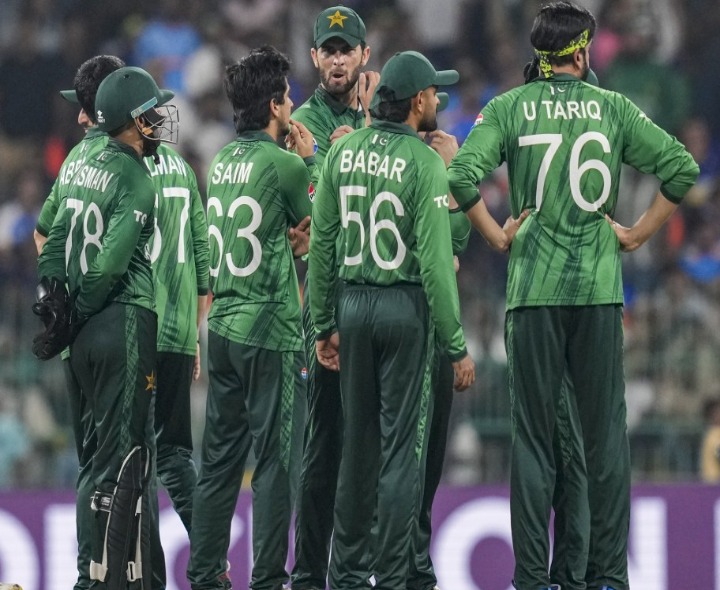 పాక్ ఆటగాళ్లకు PCB భారీ జరిమానా