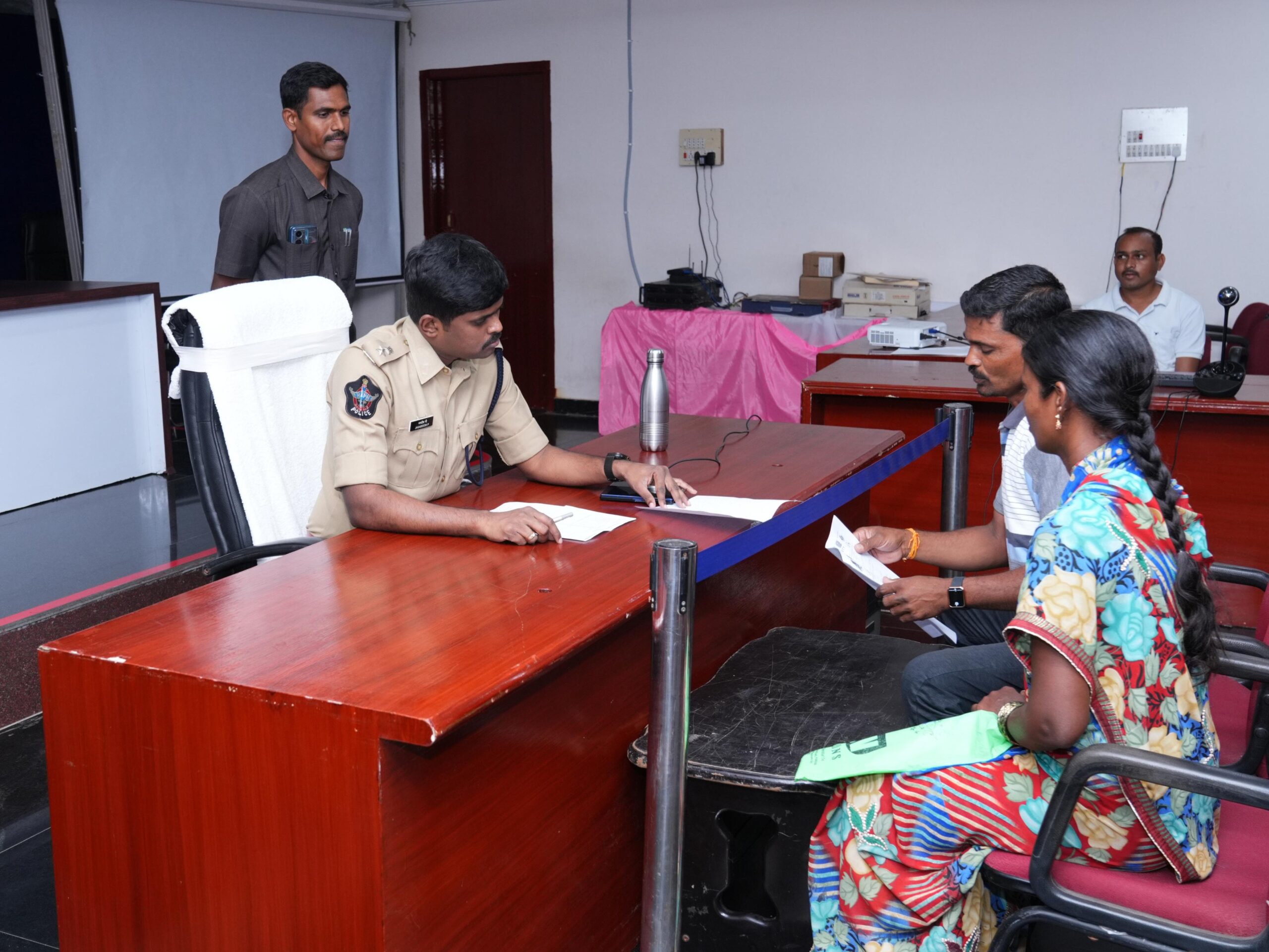 PGRS ఫిర్యాదులపై తక్షణ చర్యలు తీసుకోండి: ఎస్పీ