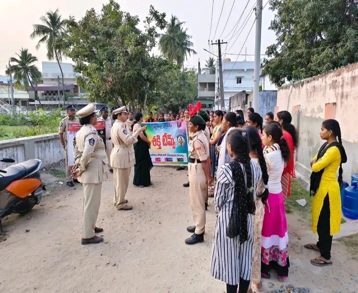 బాల్య వివాహాల నిర్మూలనపై విద్యార్థులకు అవగాహన