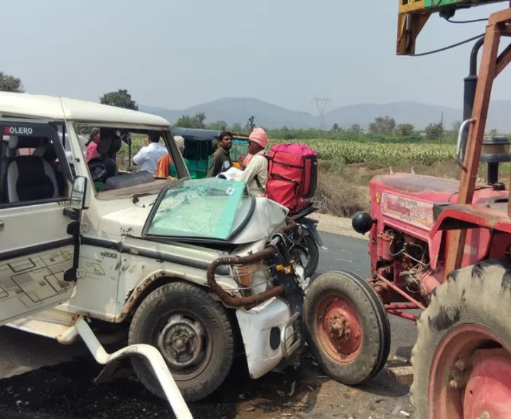 రోడ్డు ప్రమాదం.. ఏడుగురికి  తీవ్ర గాయాలు