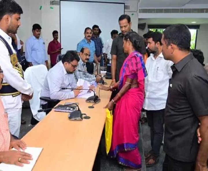 ప్రజావాణి ఫిర్యాదుల పరిష్కారానికి ప్రత్యేక చర్యలు: కలెక్టర్