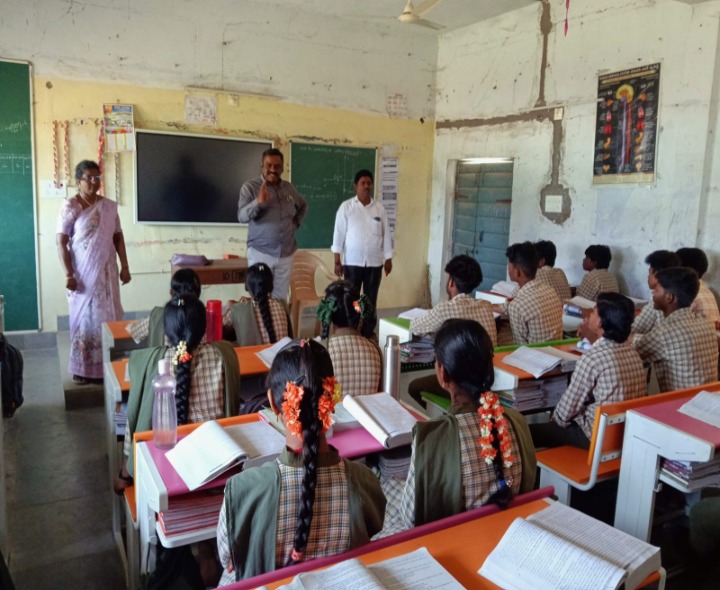 నెమలి జెడ్పీహెచ్ పాఠశాలను తనిఖీ చేసిన ఎంఈవో