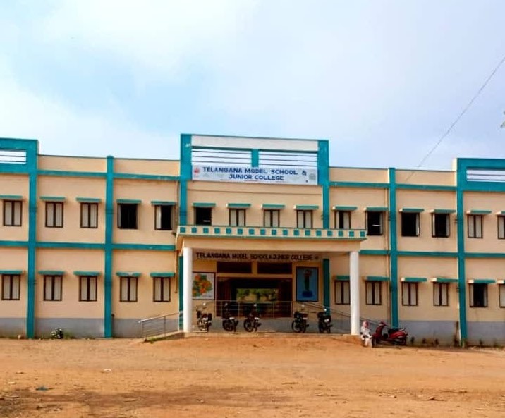 ఆదర్శ పాఠశాలలో ప్రవేశాలు.. గడువు పొడిగింపు