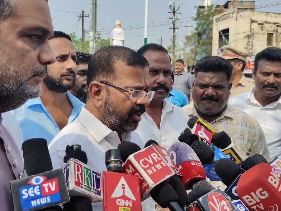 దర్గా పరిసర ప్రాంతాల అభివృద్ధికి ప్రత్యేక ప్రణాళిక: MLA