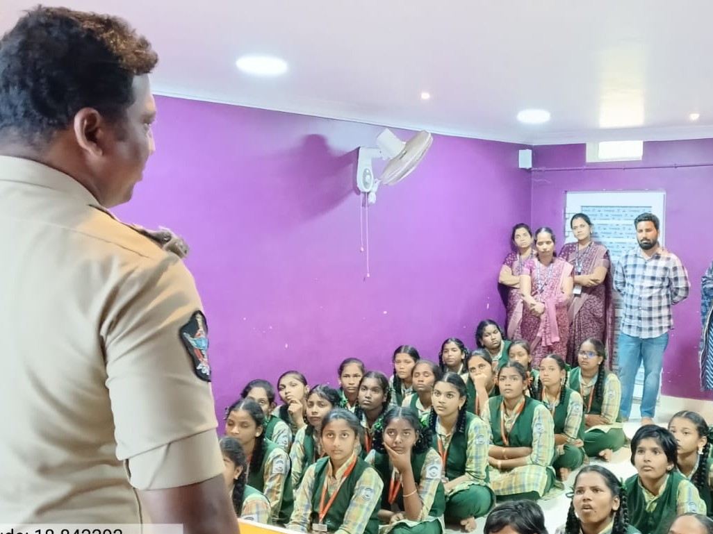 ఉమెన్స్ సేఫ్టీ ప్రోగ్రాంపై అవగాహన