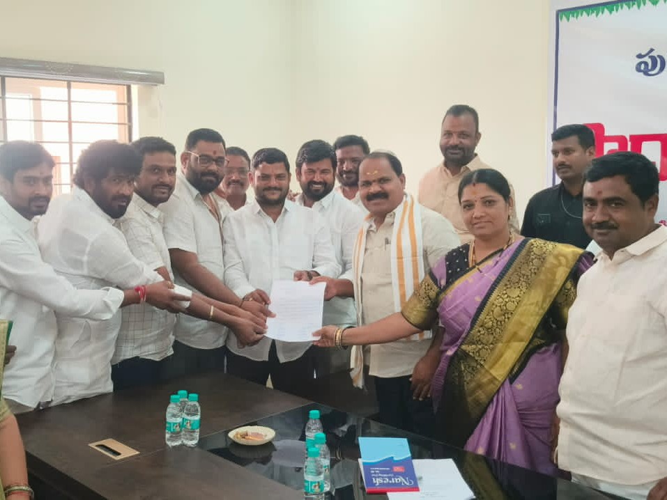 ఇంటి పన్నులు తగ్గించాలని వినతి