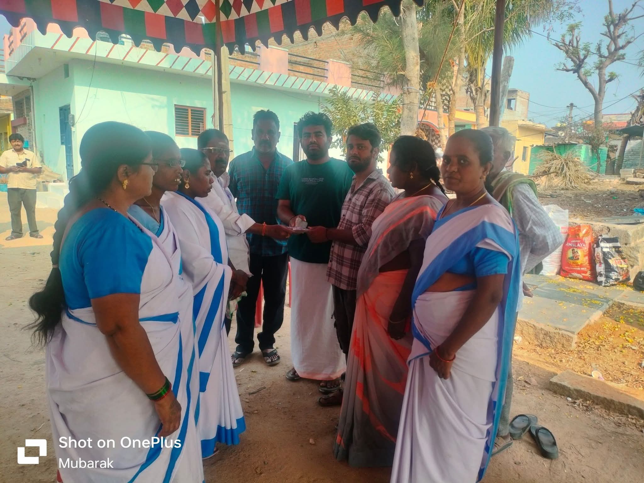 ఆశా వర్కర్ కుటుంబానికి రూ. 10 వేల ఆర్థిక సాయం