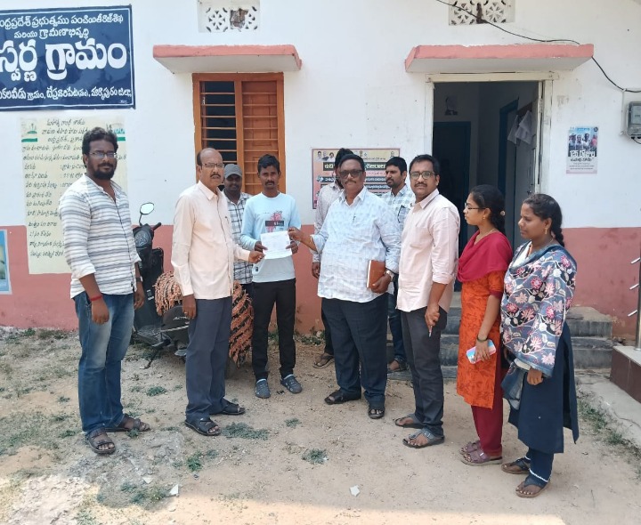 ‘పన్నులు సకాలంలో చెల్లించాలి’