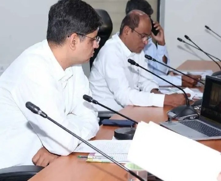 ప్రజావాణికి 113 దరఖాస్తులు: కలెక్టర్