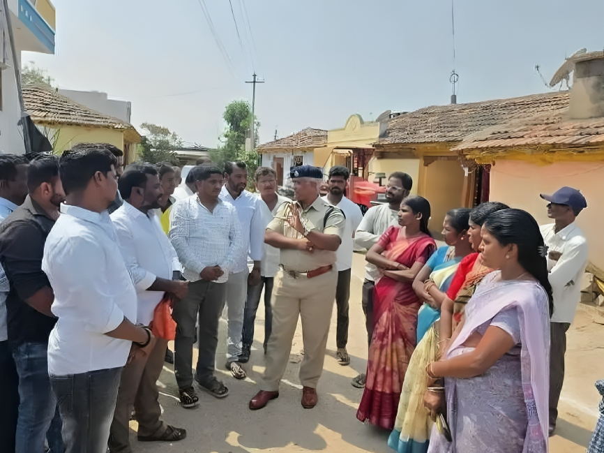 నేరాల నియంత్రణకు సీసీ కెమెరాలు కీలకం: డీసీపీ