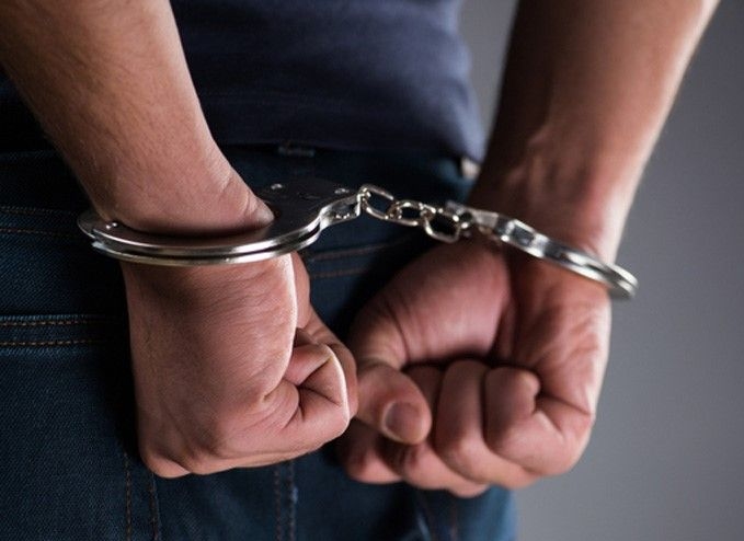 8 మంది అంతర్రాష్ట్ర స్మగ్లర్ల అరెస్ట్