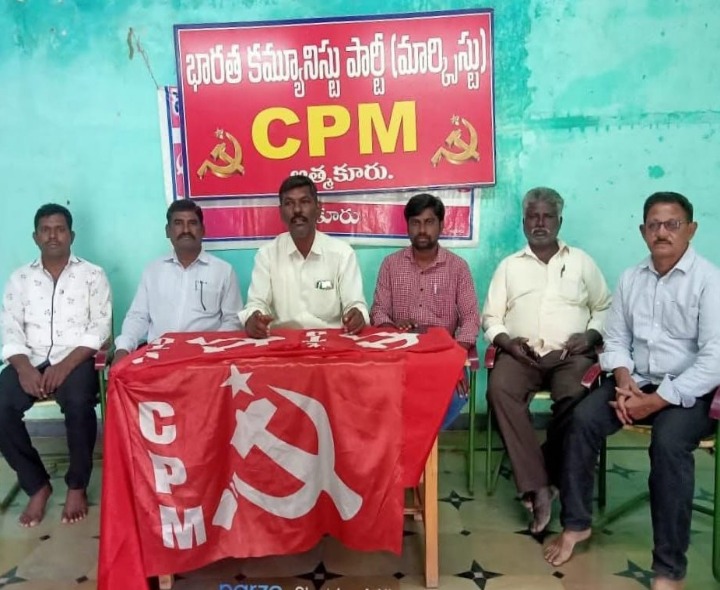‘విష జ్వరాల నుంచి ప్రజలను కాపాడండి: CPM