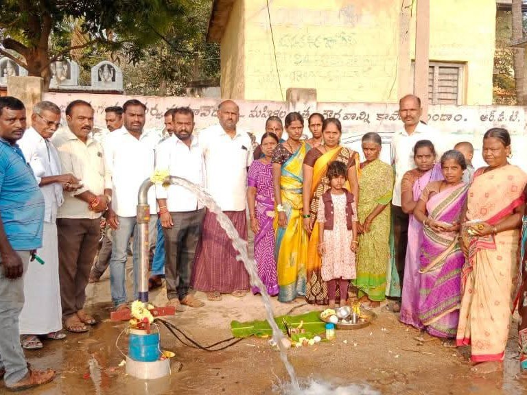 మెళవాయిలో తీరిన తాగునీటి కష్టాలు