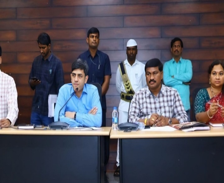 ‘ప్రజావాణి దరఖాస్తులను వెంటనే పరిష్కరించాలి’