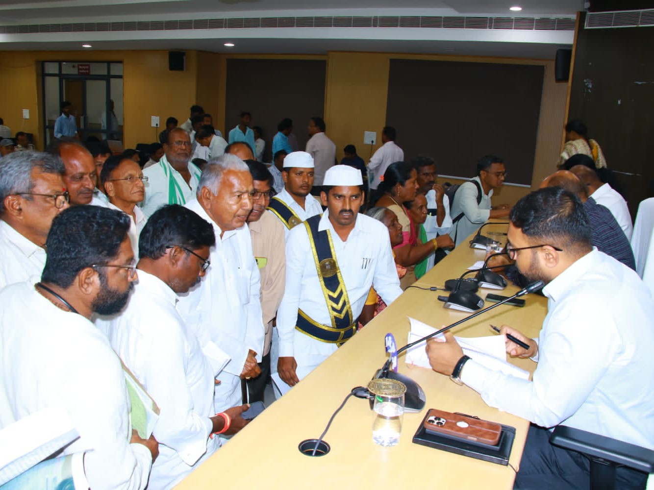 ‘ప్రజావాణి దరఖాస్తులపై తక్షణ చర్యలు చేపట్టండి’