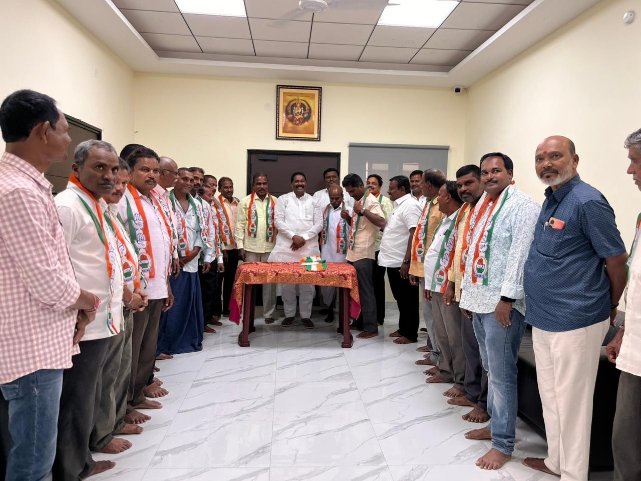 కుమ్మరి సంఘం నాయకులు కాంగ్రెస్ పార్టీలో చేరిక