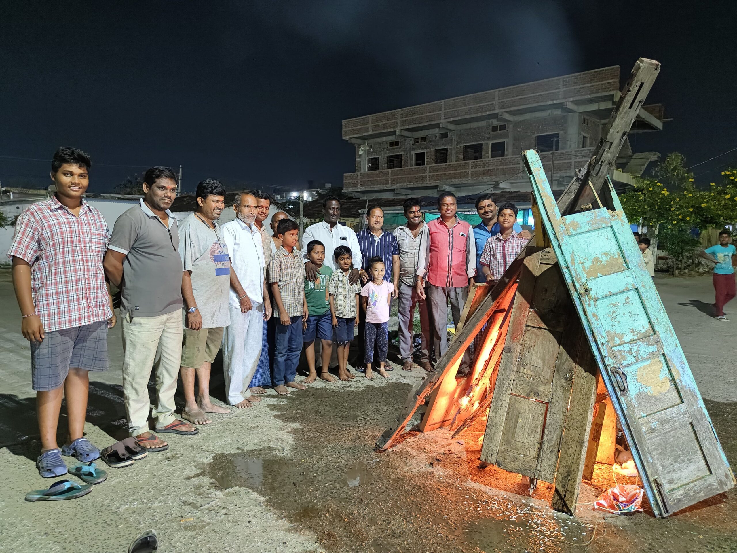 బీవై నగర్ ఫ్రెండ్స్ యూత్ ఆధ్వర్యంలో కామదహనం