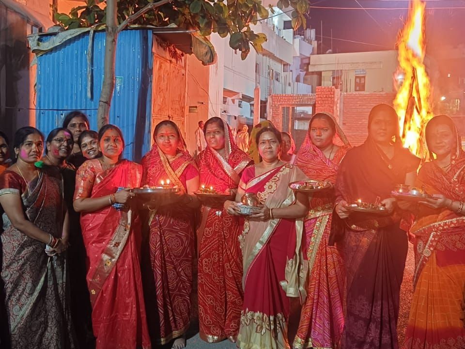 హోలీ సంబరాల్లో పాల్గొన్న మున్సిపల్