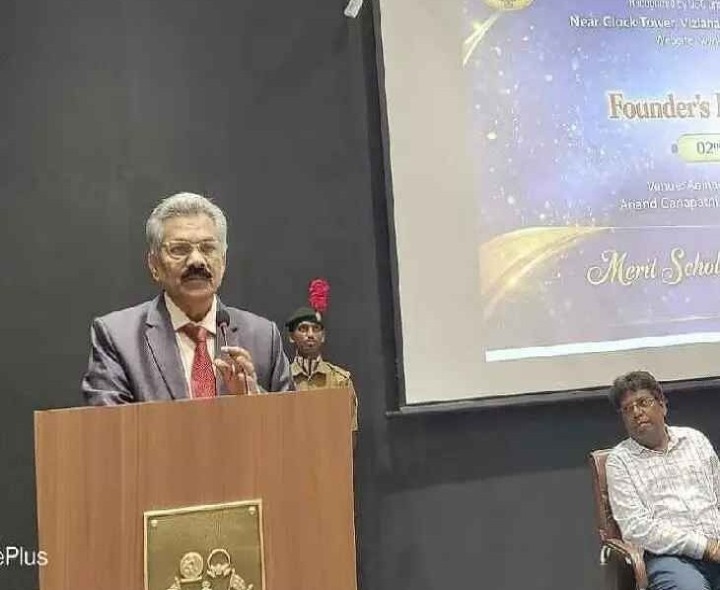 ఘనంగా మహారాజ కళాశాల వ్యవస్దాపక వేడుకలు