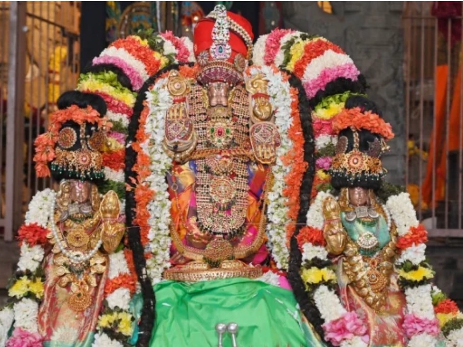 ఎగువ అహోబిలంలో ఘనంగా రథోత్సవం