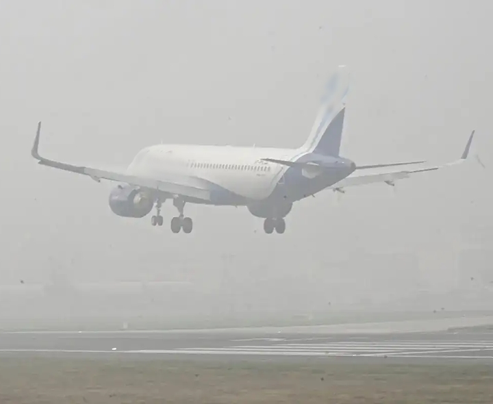 విశాఖ-అబుధాబి విమాన సర్వీసు రద్దు